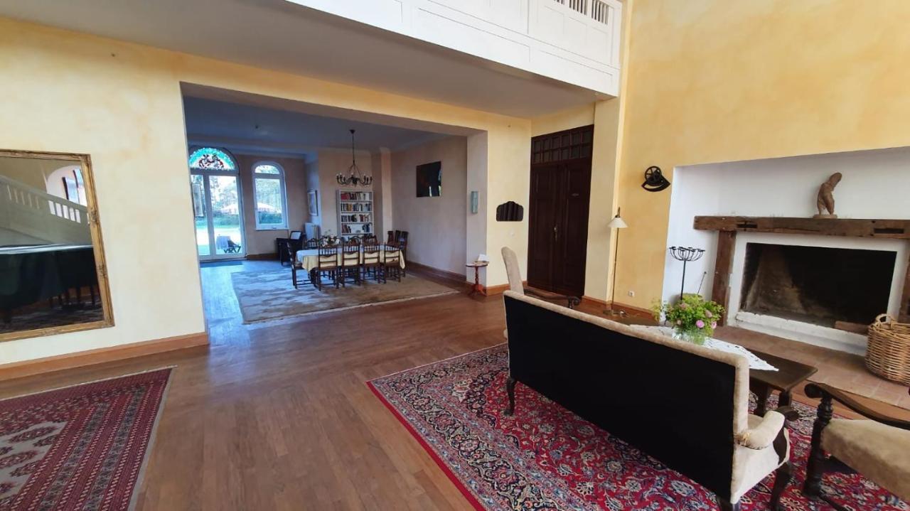 Schloss Lelkendorf Apartment Ulrichshusen Maisonette Fewo Mecklenburger Seenplatte Mit Dachterrasse Naehe Ostsee Екстериор снимка
